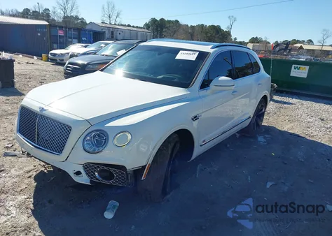 2017 Bentley Bentayga W12/W12 First Edition из США, поврежденный, VIN SJAAC2ZV2HC015262